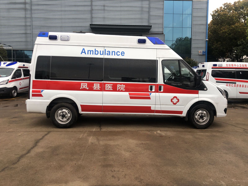 福特V348長軸高頂客運（福星頂）救護(hù)車