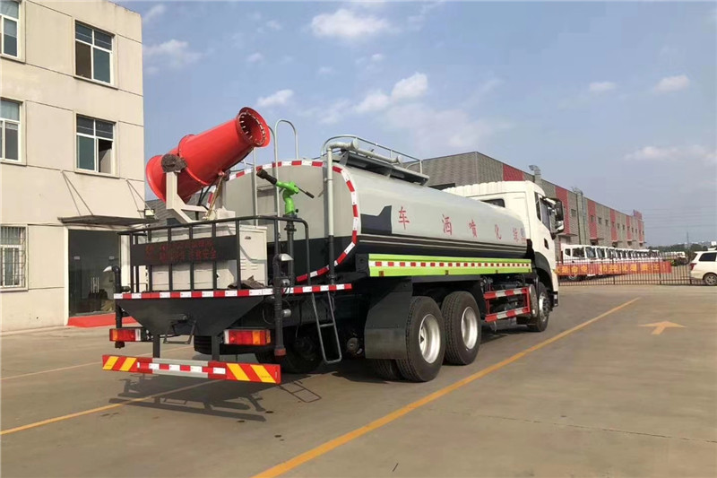 東風天龍后八輪20噸噴霧車，國六綠化噴灑車